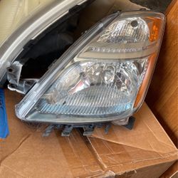Toyota Prius 09 Headlights