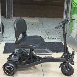 3  WHEEL LIGHTWEIGHT ELECTRIC SCOOTER FIR ADULT AND SENIORS RANGE 18 MILES