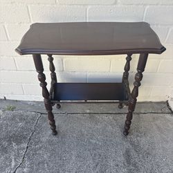 ANTIQUE MCCLELLAN MFG CO LA WOODEN SIDE TABLE W/ BUILT-IN TILTED BOOKSHELF