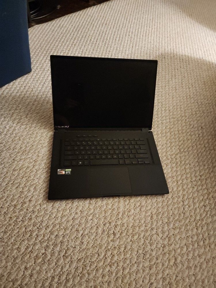 Asus Rog Flow x16 RTX 3060 Ryzen 9 6900 HS 1TB