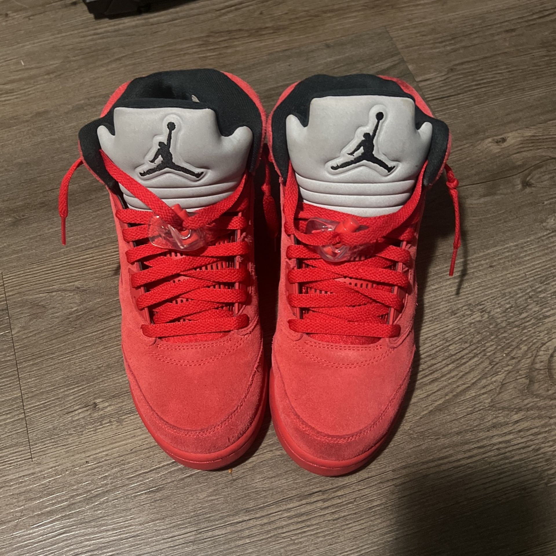 jordan fire red 5 on feet
