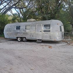 1975 Airstream/land yaught Land yaught