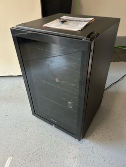 Frigidaire Wine Cooler with Glass Door