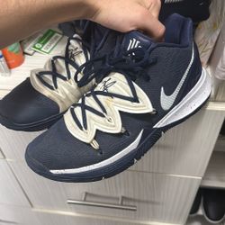 Kyries Nike