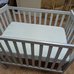French Grey Portable And Collapsible Crib