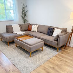 Beautiful Clean Sectional Couch With Ottoman 
