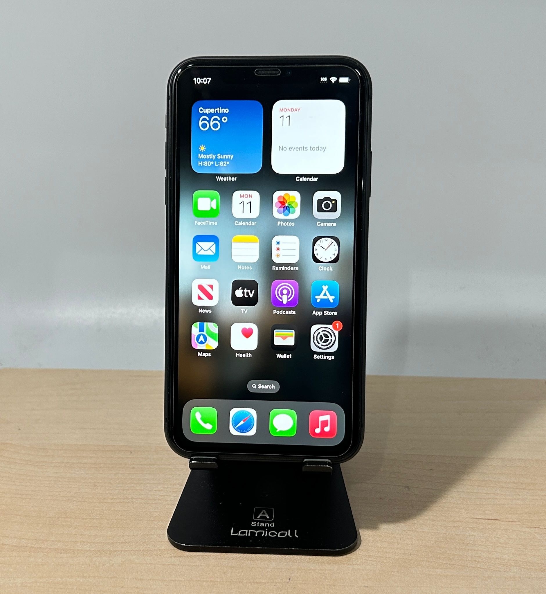 Apple iPhone 11 64GB For Verizon//Xfinity Mobile//Visible ONLY