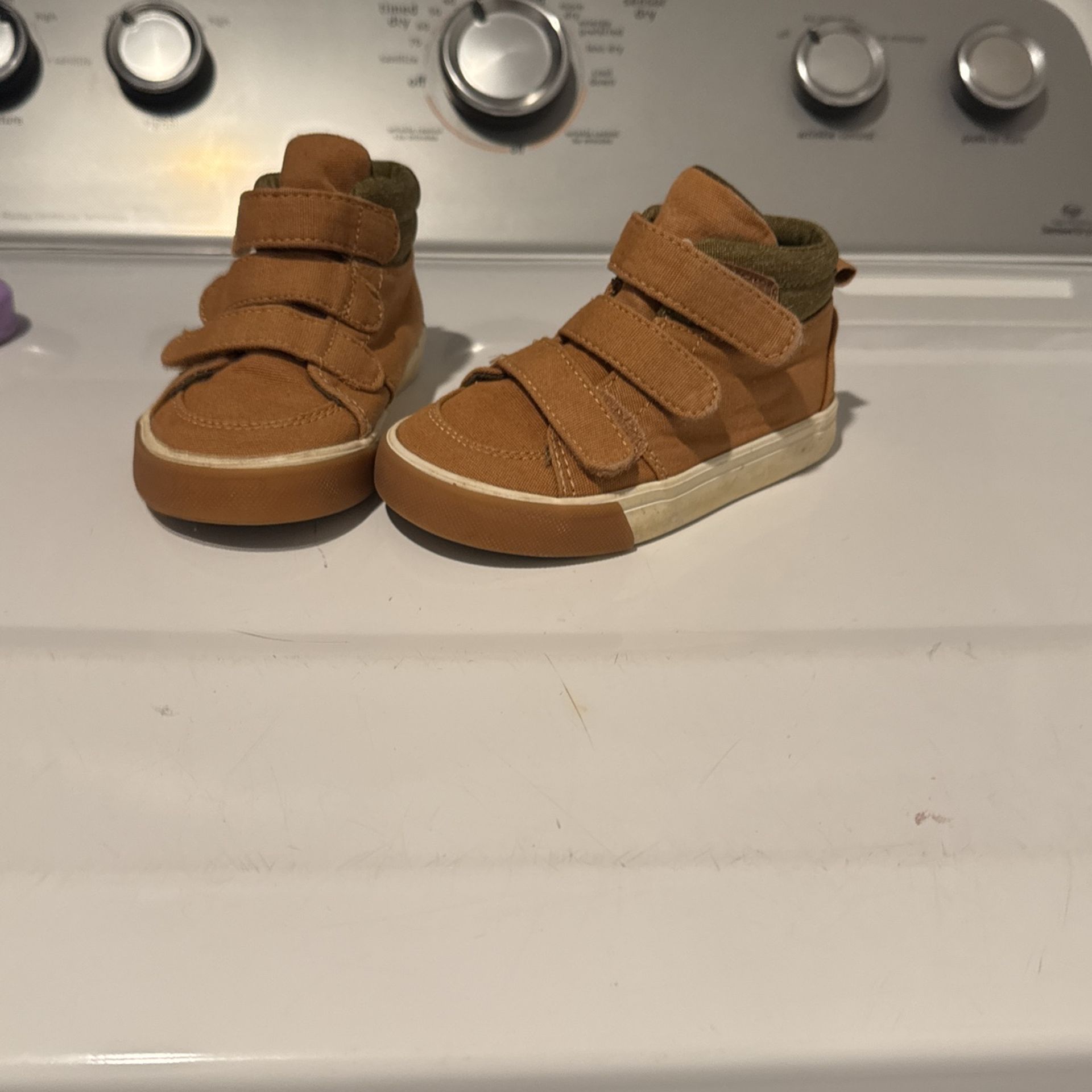 Boys shoes
