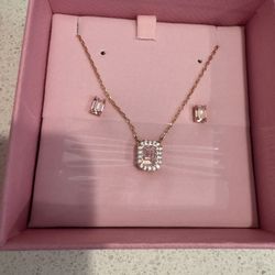 SWAROVSKI Earrings And Necklace 