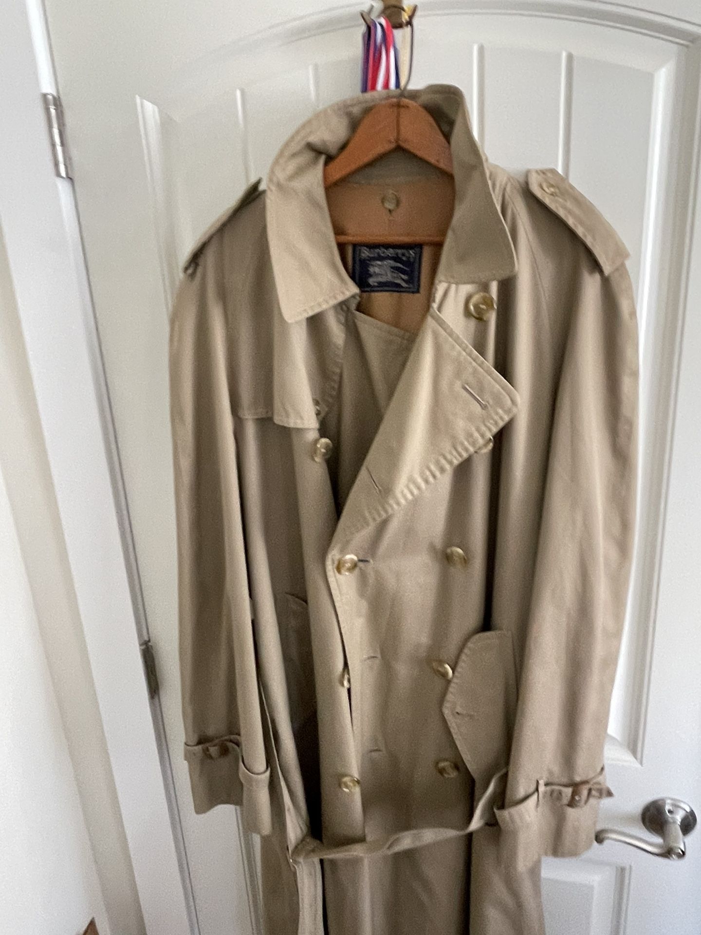 Mens 1980’s Large Trench Coat Burberrys  With Liner And All Original Details