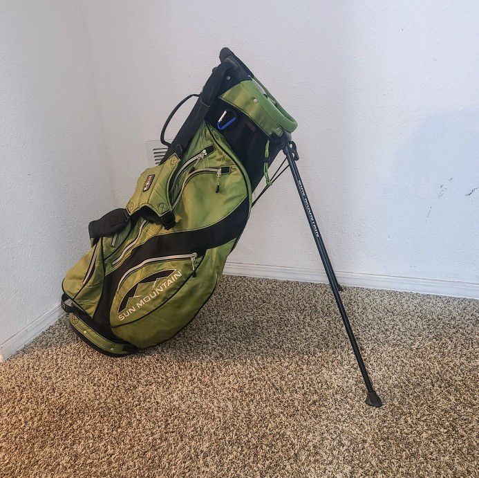 SUN MOUNTAIN Three.5 Golf Stand/Carry Bag