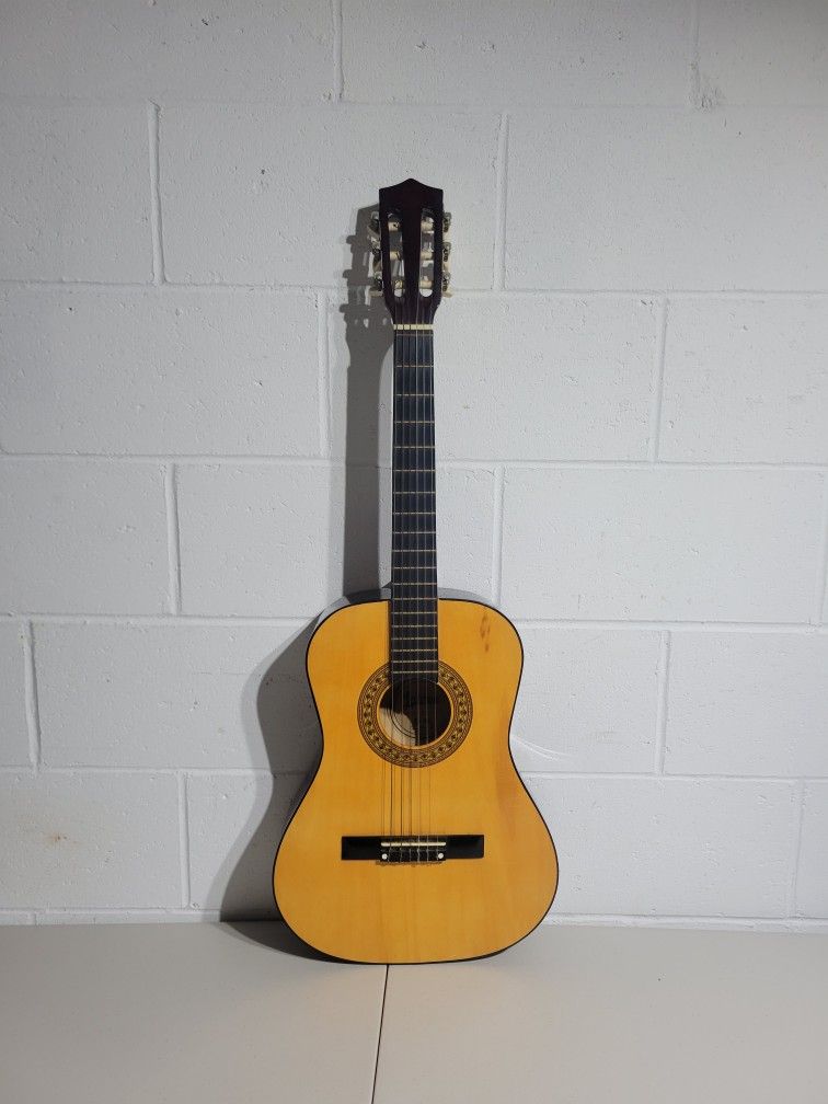 Beginner's Acoustic Guitar 3/4 size