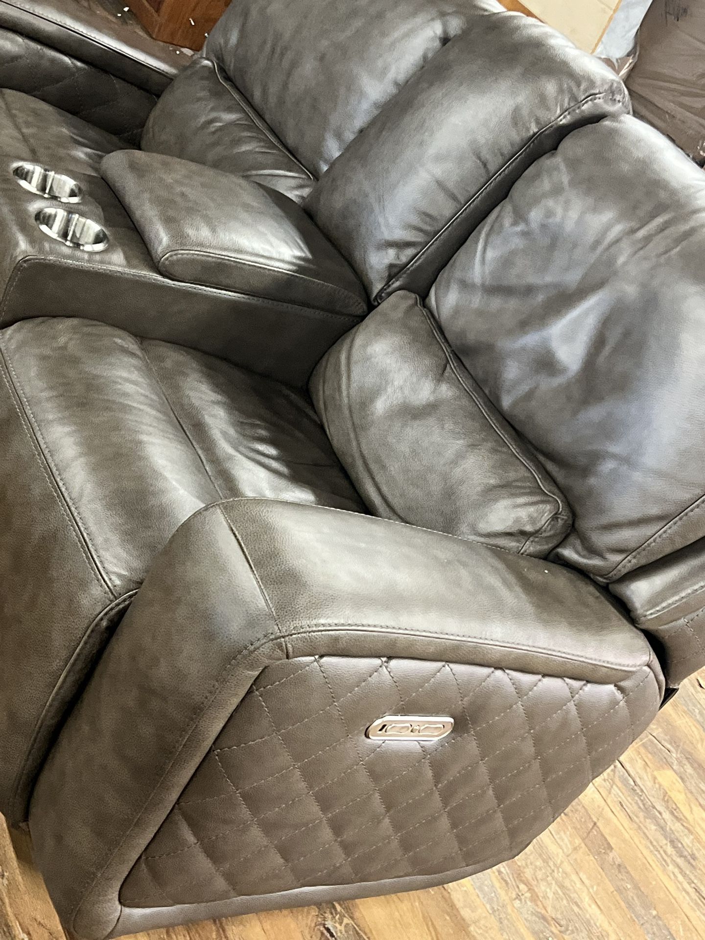 Flexsteel Loveseat power Recliner!! Will deliver!!!