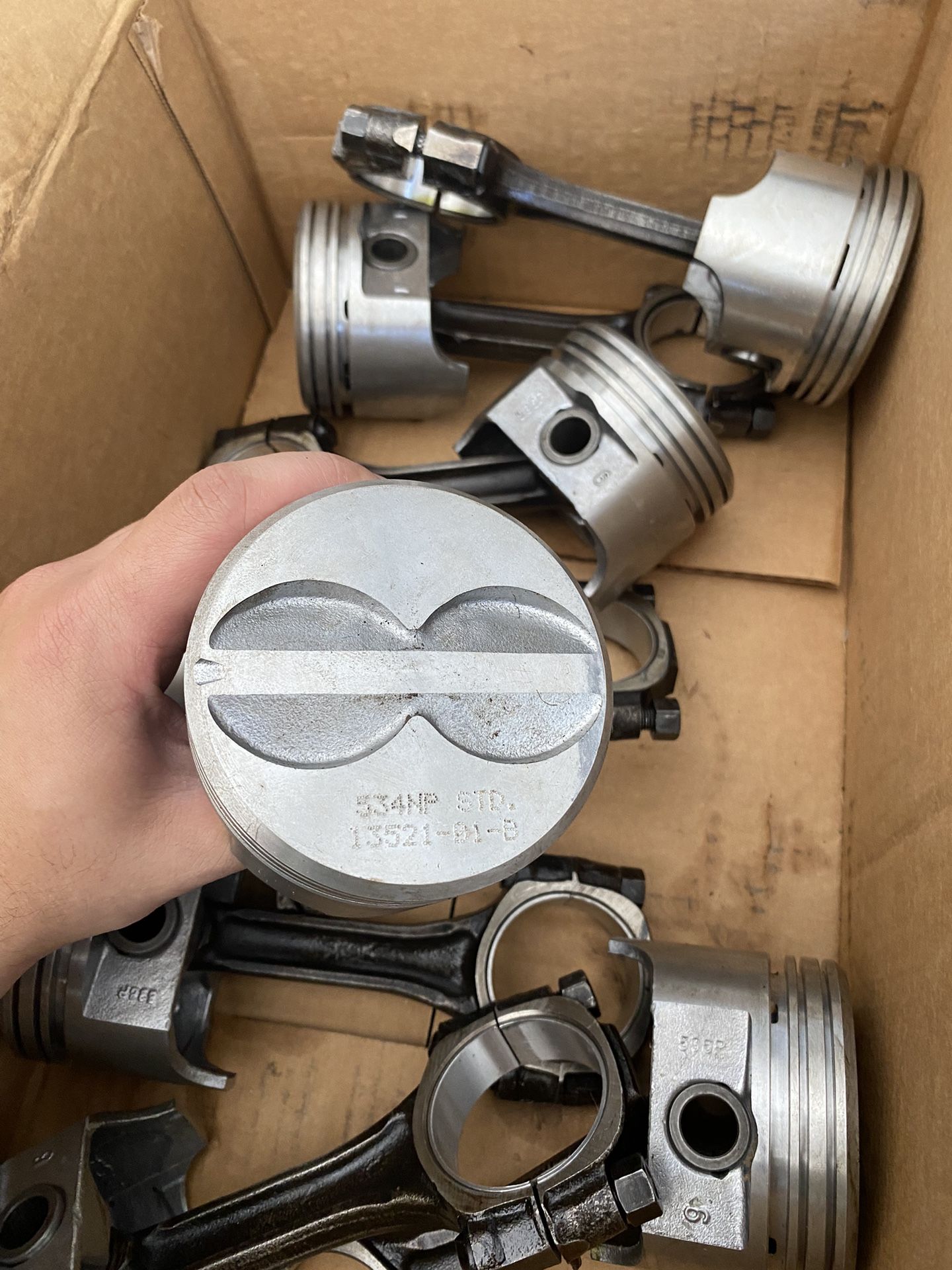 305 Pistons And Bearings