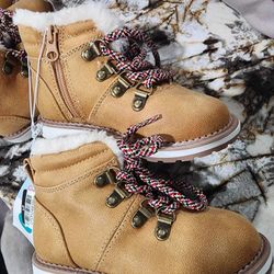 Girls boots