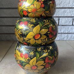 Beautiful Hand Painted Wood Vintage Russian Khokhloma Nesting Bowls Lacquered Strawberry Folk Art Set Of 3