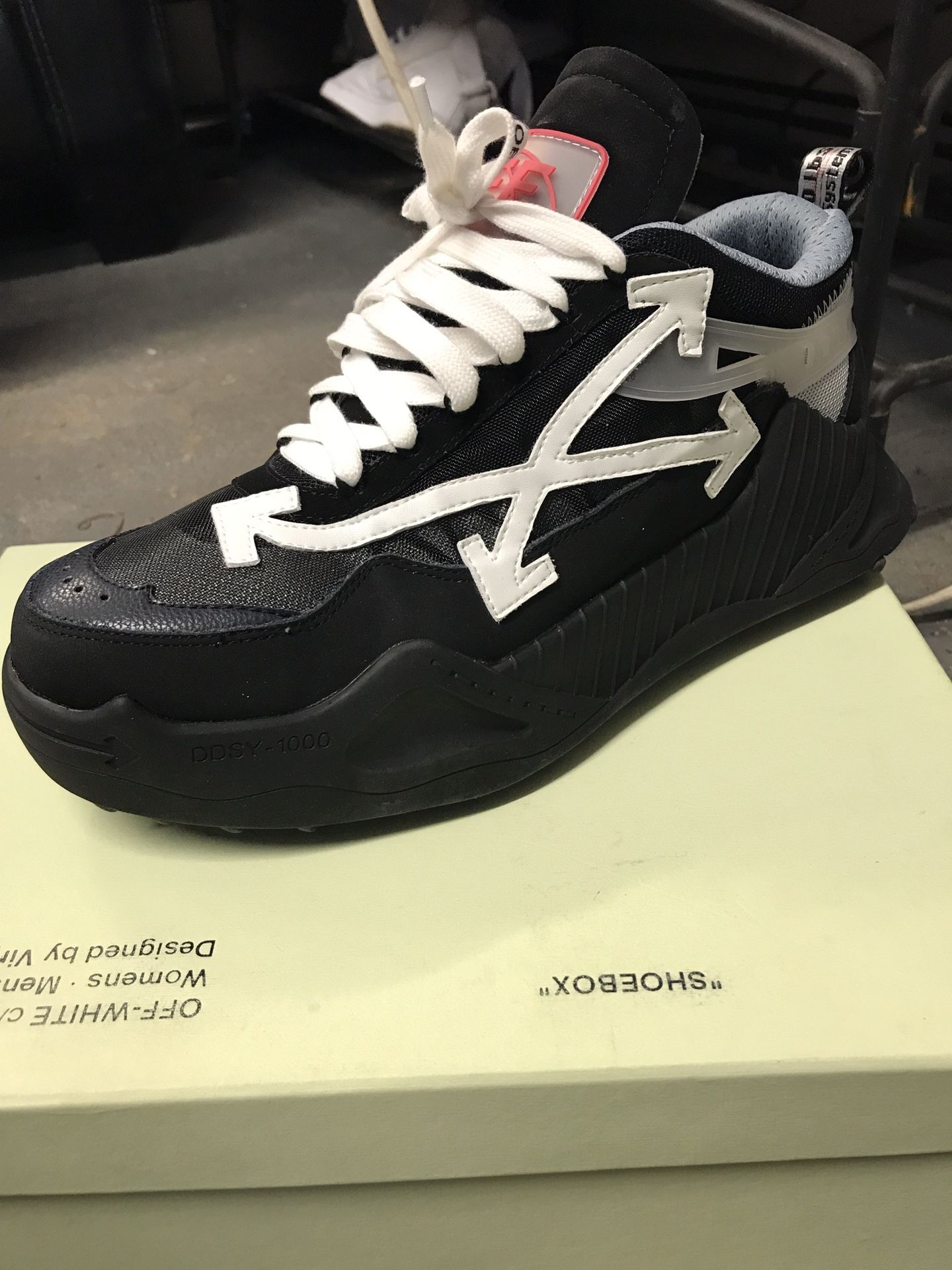 Offwhite Sneakers