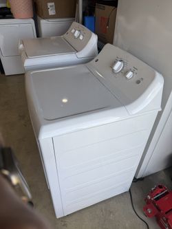 Ge Washer And Gas  Dryer 10 Loads Ran Through Them 