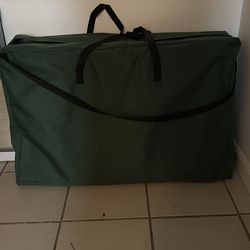4 Folding Chairs with bag