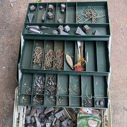 Fishing 🎣 tackle box + accessories