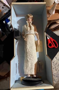 Vintage Franklin mint porcelain princess Diana doll