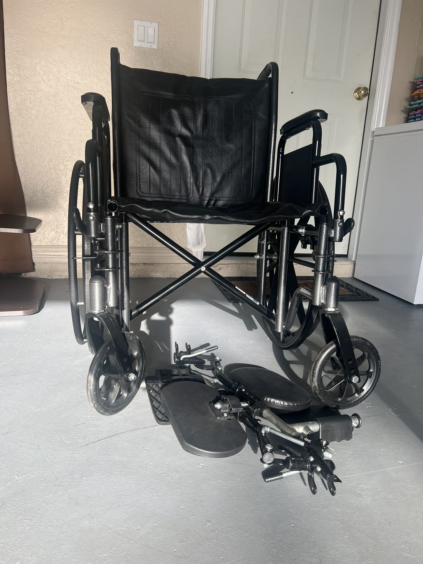 Drive Wheelchair  With Removable Footrests, Black