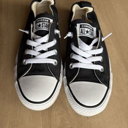 Chuck Taylor All Star Shoes (like new, Women’s 8)