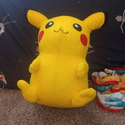 Big Stuffed Animal/pikachu 
