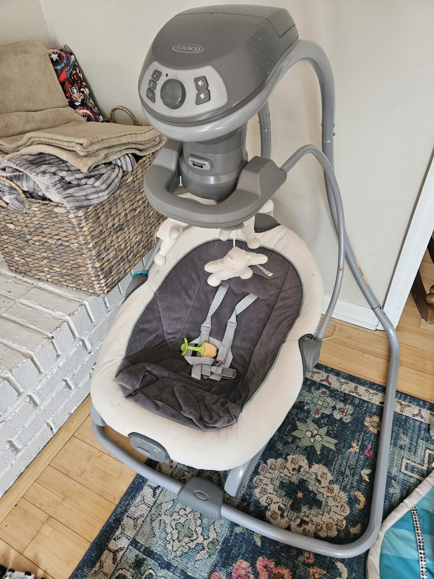 Graco Swing And Bouncer
