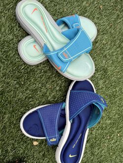 Women’s Nike Slides Size 9