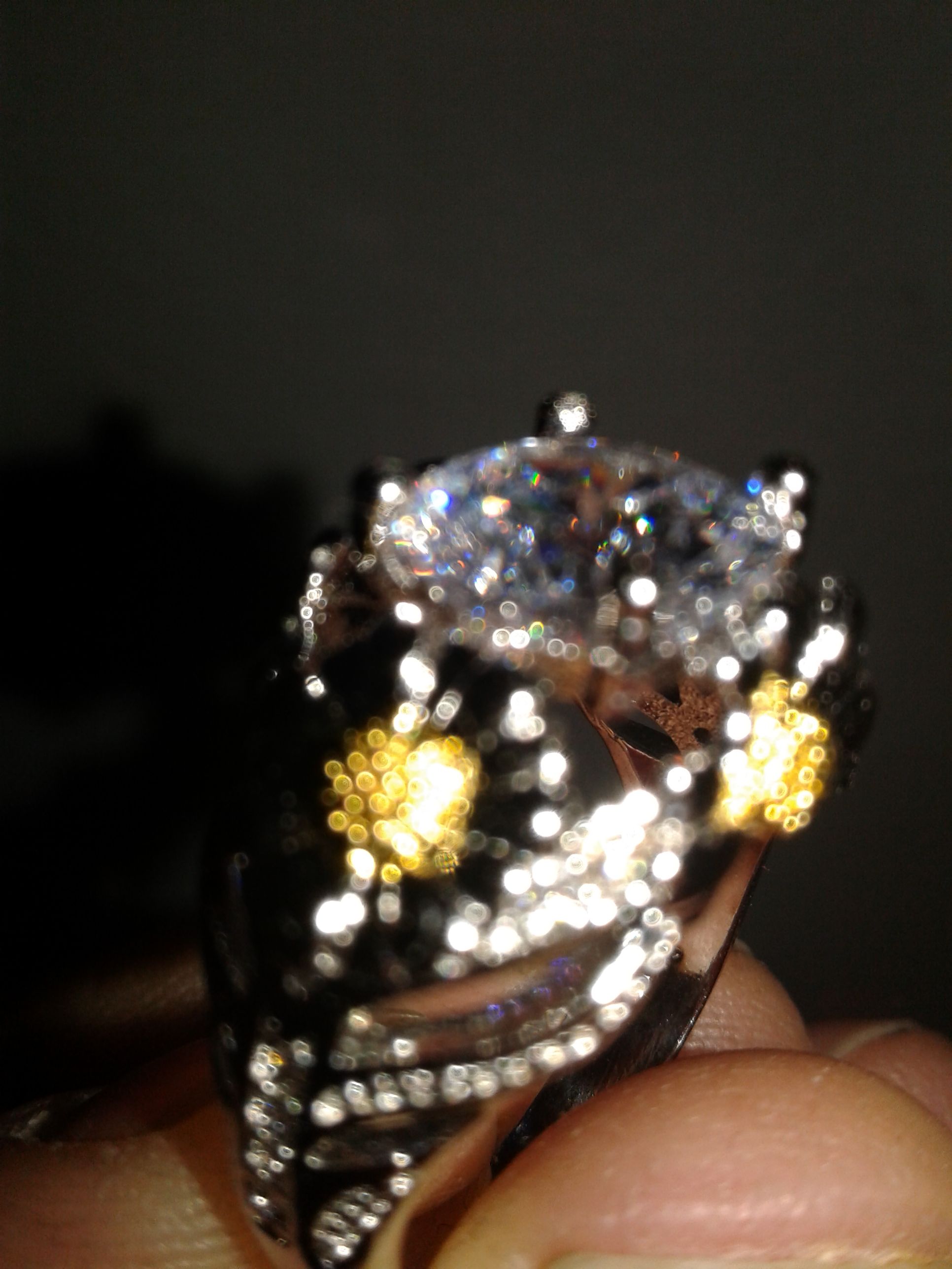 Gorgeous Daisy gem stone STERLING marked ring