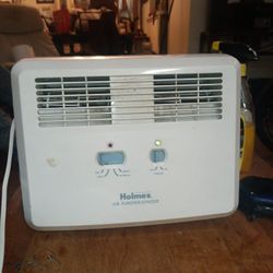 HOLMES Air Purifier for Sale. $40 