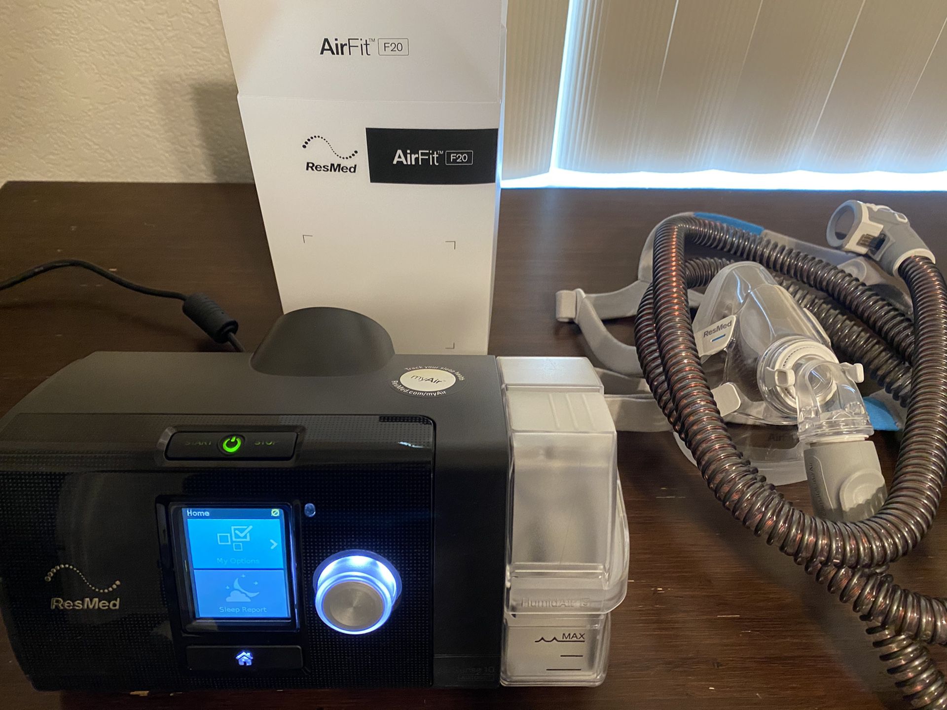 New CPAP ResMed Air Sense 10 with F20 Mask