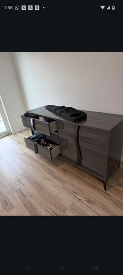 Dresser