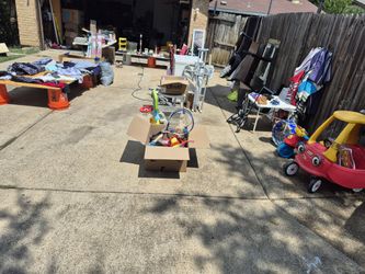 Garage SALE 1034 ALICIA LN 75134