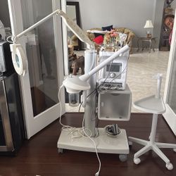 Facial machine