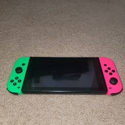 Nintendo Switch with screen Protector, NEW controllers, Box!!!