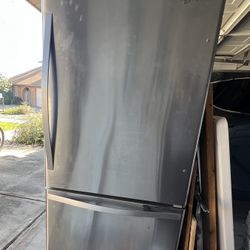 Whirlpool Refrigerator 