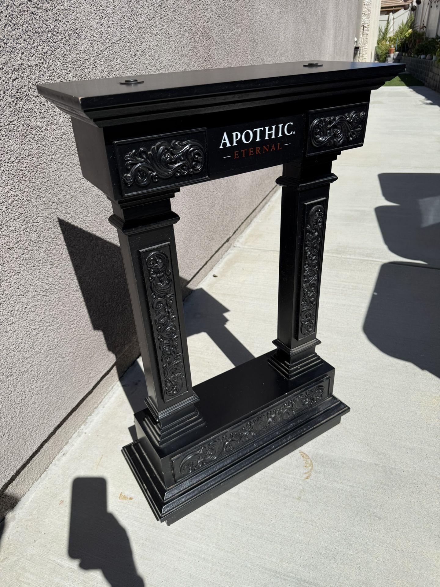 Wood Carve Pedestal Table
