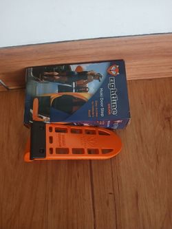 Auto door step