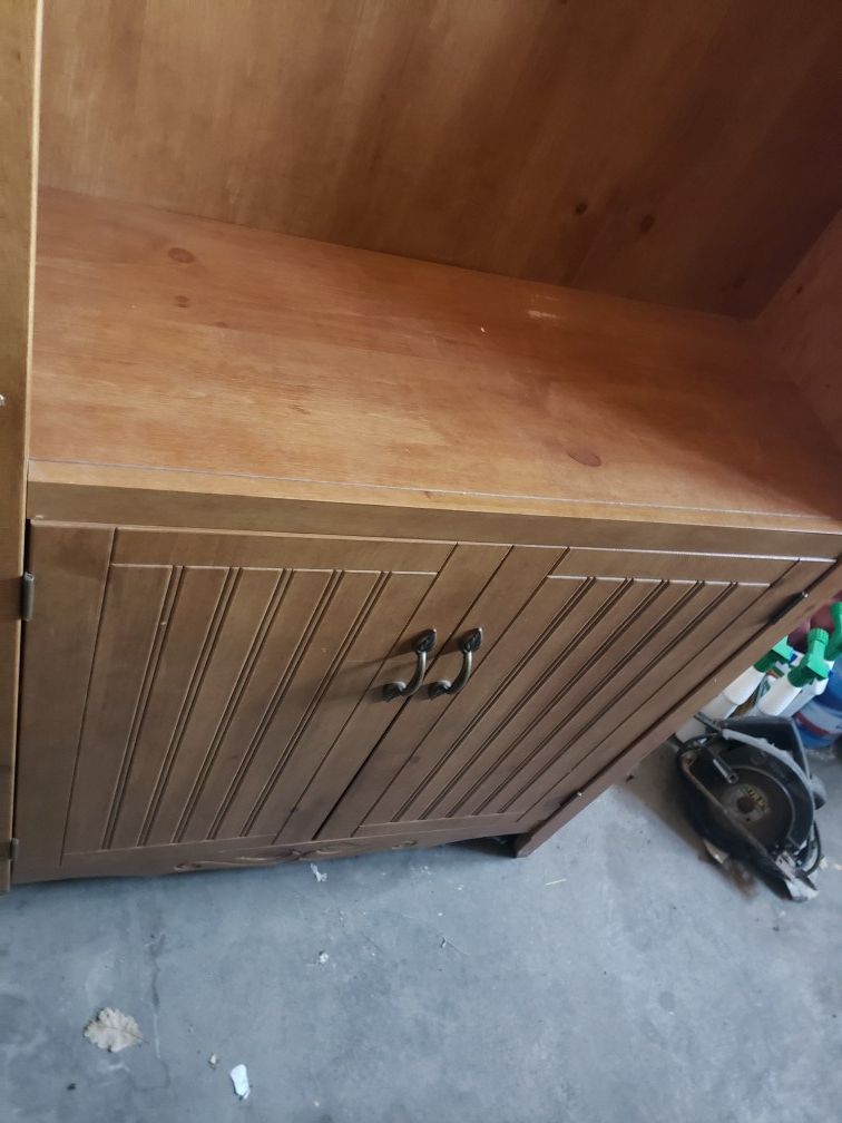 Storage cabinet