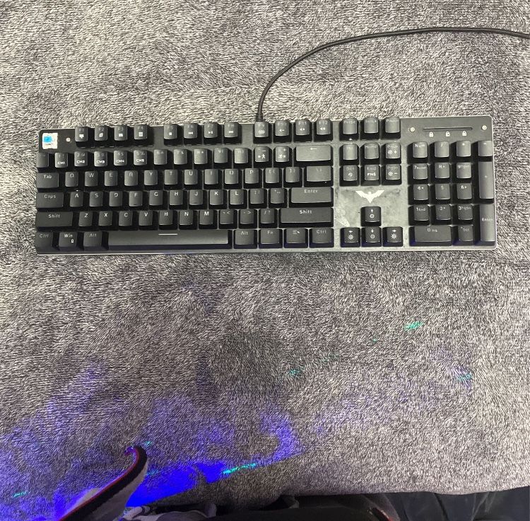 Havoc Mechanical Gaming Keyboard With Stand