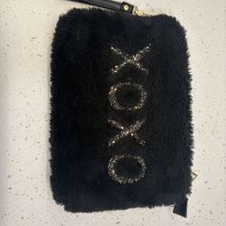 ✨ XoXo Plush Wristband