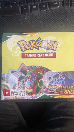 Pokémon sword & Shield Evolving Skies booster box sealed
