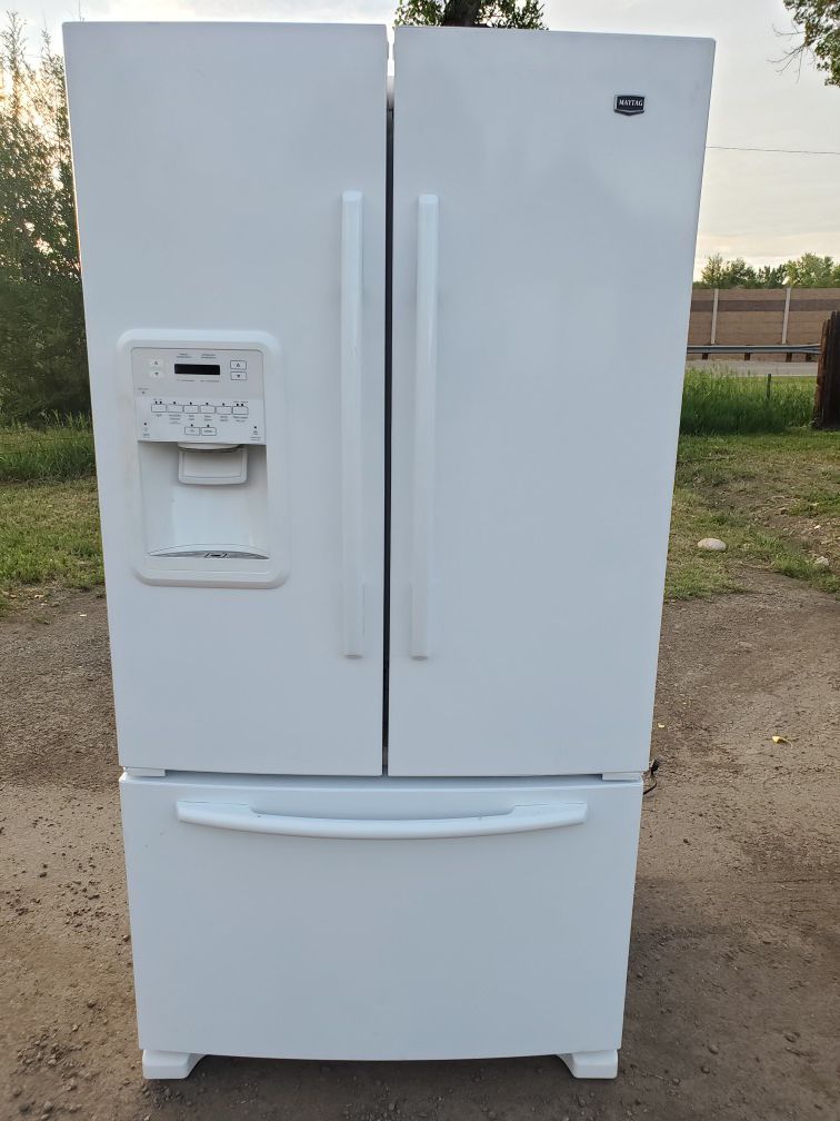 Maytag white fridge good working conditions