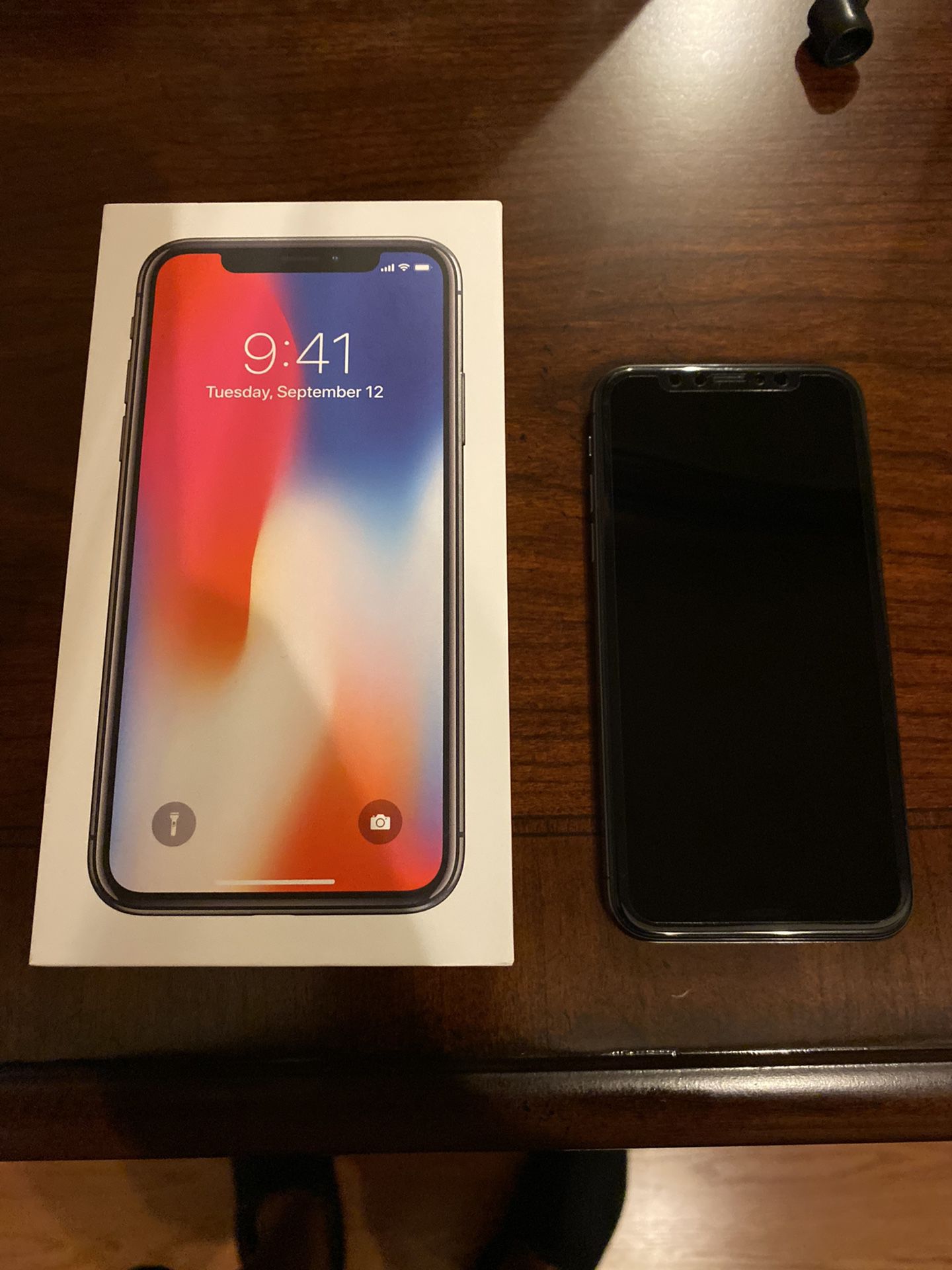 Iphone X, Space Gray, 256GB Model A1865 (Excellent Condition, AT&T) Unlocked.