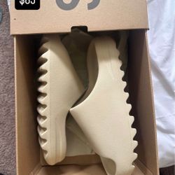 Yeezy Slide Bone 