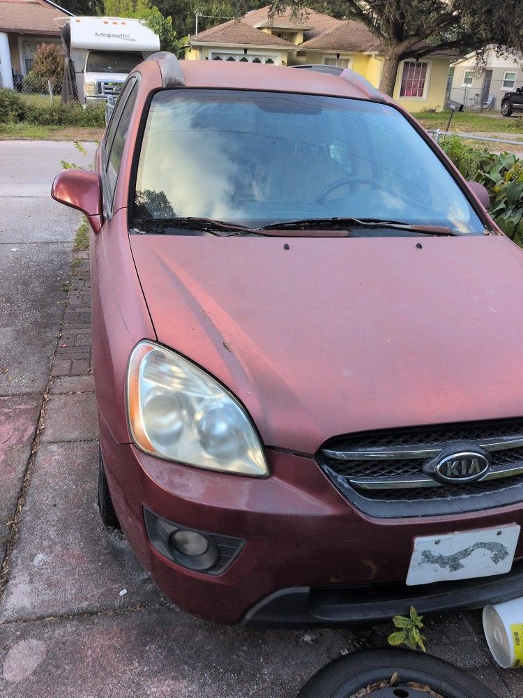 2009 KIA Rondo