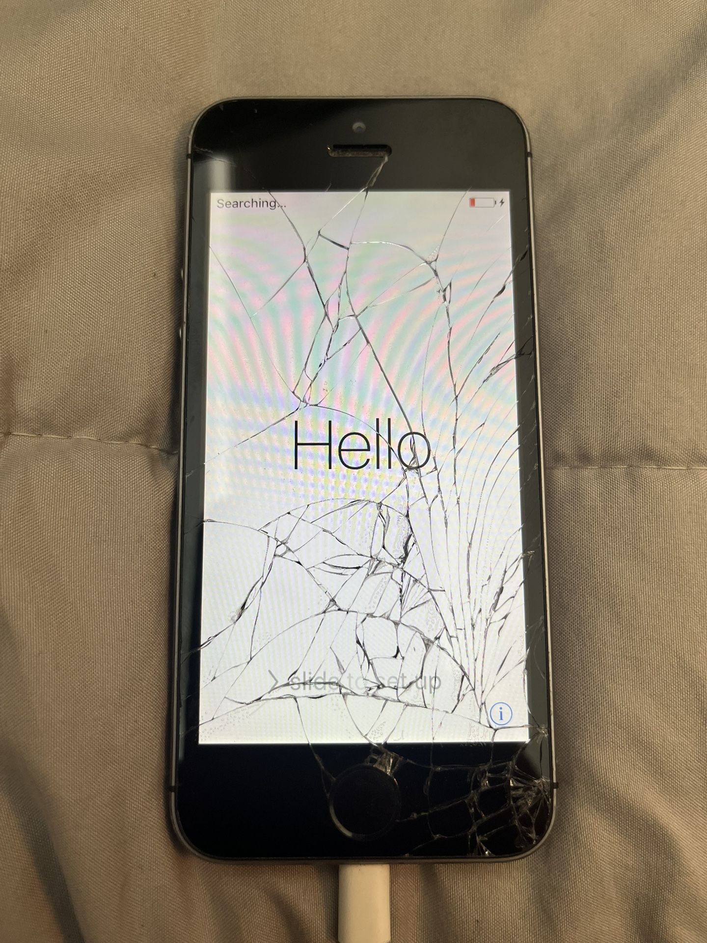 Apple iPhone 5s Cracked Screen
