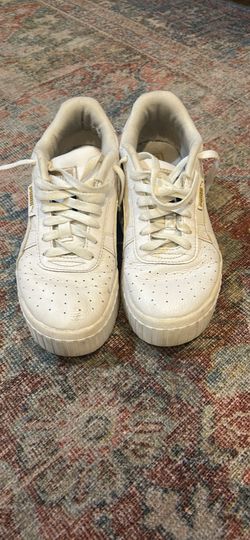 Puma Snickers Size 6